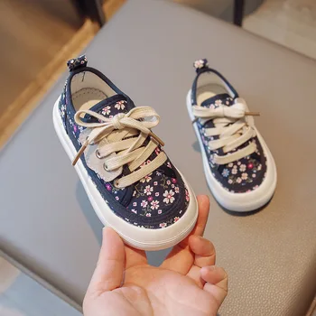 Детски обувки за Тенис за момичета 2023 пролет, нова корейска версия, детска нескользящая лека ежедневни обувки, детски модни обувки за деца с цветен модел