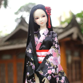 1/3 Кукла BJD с бяла кожа, подвижната куклата е с пластмасова суставом, облечена в кимоно