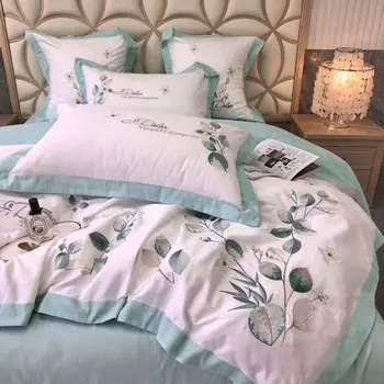 Есенно-зимния сгъсти памук матиран легло комплект от четири обекта, малко прясно стеганое одеяло с бродерия
