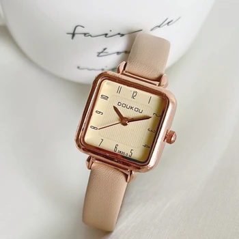 Луксозни дамски часовник в ретро стил, малки квадратни, прости темперамент, изискан ръчен часовник с малък циферблат, часовник с кожена каишка, подарък на едро