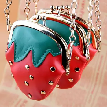 Малка чанта през рамо с закручивающимся замък във формата на ягоди за момичета