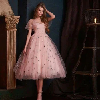Розови Сладки рокли принцеса на бала 2021, тюлевое бална рокля с кръгло деколте и аппликацией, женствена рокля за срещата на завършилите с дължина до чайна, Елегантни рокли за партита